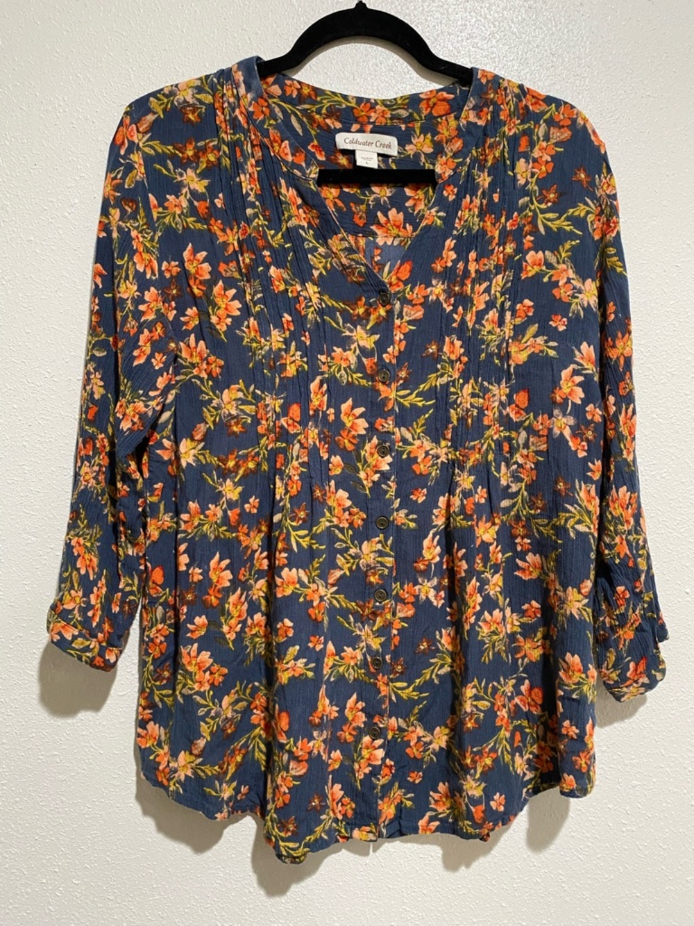 A-2 Coldwater Creek Navy Floral Button-Up pin tuck 3/4 sleeve Blouse